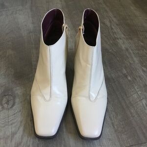 Carrano Cream leather ankle boots